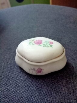 Různé staré sklo, porcelán, keramika... - 13