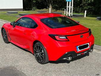TOYOTA GR86 2.4 6MT - TOP - 13