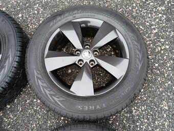 Pěkná zimní orig alu Škoda Kodiaq 215/65/17 vzorek 8mm - 13