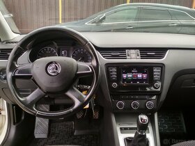 ŠKODA OCTAVIA  COM 4x4 III 1,6 TDi,77 KW,NAVIG,ESP,KLIMA,ČR. - 13