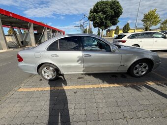 Mercedes-Benz E3.2 - 13