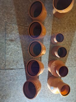 Nové kanalizační dno, vlnovec, adaptér na poklop a kolena - 13