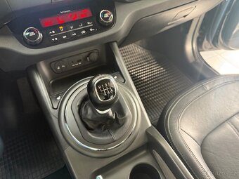KIA Sportage 2.0 CRDi AWD | 135 kW | PANORAMA | KŮŽE | NAVI - 13