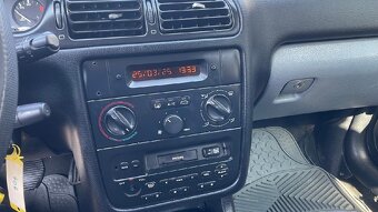 Peugeot 406, 2.0 HDI 66KW, RV 4/2000 - 13