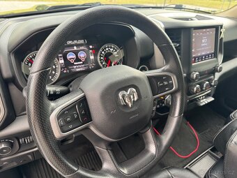 Dodge Ram 1500 5.7 HEMI 2019 55tis.km Klapka výfuku - 13