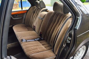 BMW 735i E23 z roku 1985 - 13