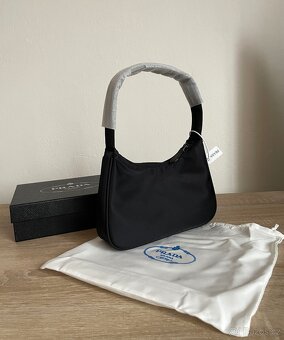 Prada Re-edition 2000 kabelka s krabicou - 13