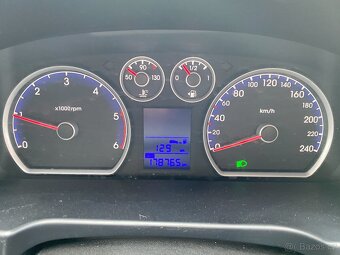 Hyundai i30 1.6 CRDI, r.v. 7/2008, klima, ALU kola, nová STK - 13