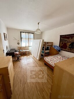 Rodinný dům na parcele o ploše 2248m2 v obci Krupá v okrese  - 13