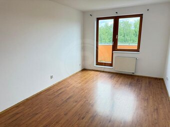 PRONÁJEM PROSTORNÉHO BYTU 4+KK, U LUČNÍHO JEZU, ČB - 13
