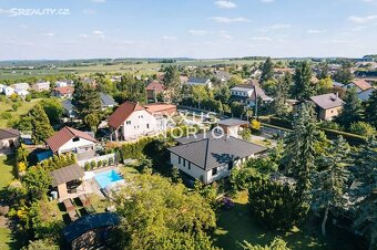 Bungalov 5+kk, Zahrada, bazén, terasa, pergola - Řitka - 13