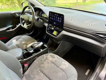 Hyundai IONIQ,38,3 kWh,SoH 100%,TČ,BlueLink, sDPH 449 000,- - 13