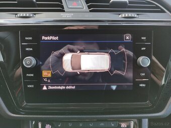VW Touran TSi R-Line LED NAVI VYHŘ SEDAČKY SENZORY - 13
