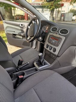 Ford Focus 1.6 - 13