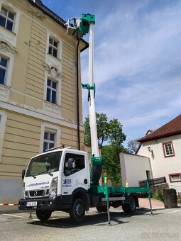 Nůžkovo teleskopická pracovní plošina - 13