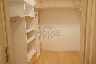 Prodej bytu 3+kk, 83,2 m² + lodžie a balkon, s garářovým stá - 13