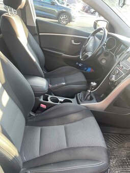 Rok2016 i 30 1,6 Crdi HYUNDAI zachovalý vůz sportovní vzhle - 13