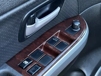 Suzuki Grand Vitara 1.9 DDiS 95kW Kůže Xenony Šíbr Tažné 2t - 13