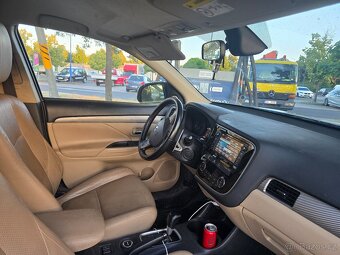 Mitsubishi Outlander - 13