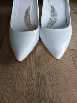 Bílé lodičky na podpadku celokožené vel. 37 - 13