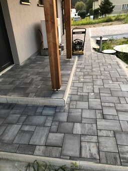 Pokládka zámkové dlažby a výkopové práce - 13