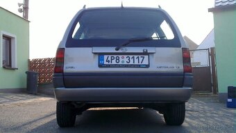 Opel Astra F caravan 18 16V - 13