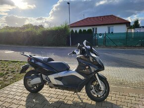 Gilera GP800 - 13