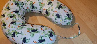 Kojici polstarek skvela vec kdyz dochazi sily pri kojeni - 13