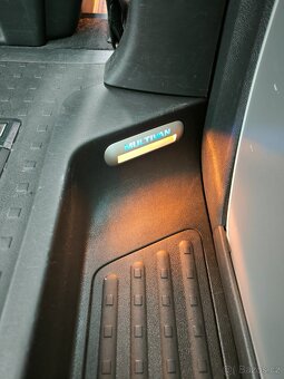 VW Multivan T6 2.0 TDI 110 KW DPH SLEVA - 13