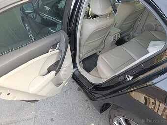 Honda Accord 2.4 executive r.v 2015 - 13