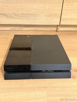PS4 500GB , ovládače , hry , PS4 kamera , slúchadlá A ĎALŠIE - 13