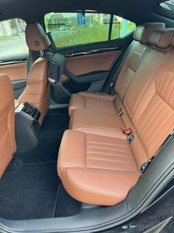 Škoda SuperB iV L&K 2023, černá metalíza - 13