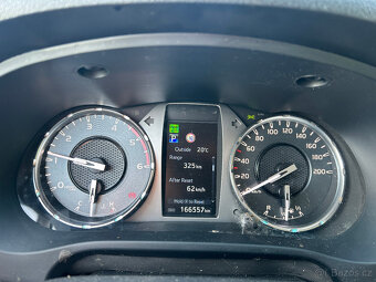 Toyota Hilux, DoubleCab 2.8D 150 kW,1 maj, ČR, servis - 13