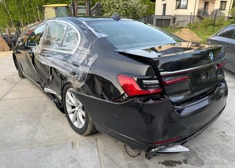 BMW Série 7 740i - 13