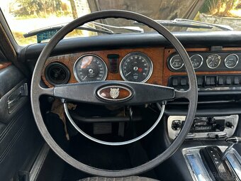 Jaguar XJ6 - 13
