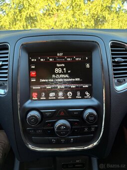 Dodge Durango 2015 3.6 V6 7 míst kosmické vady - 13