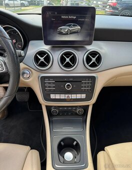 Mercedes-Benz CLA 250 7G-DCT - 13