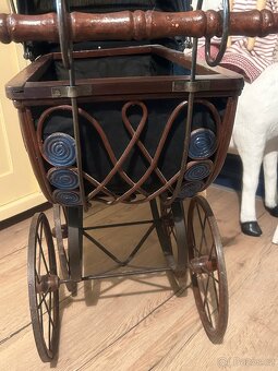 Krásný kočárek ve stylu 19.století (replika) - 13