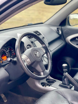 TOYOTA RAV 4 2.2D - 13
