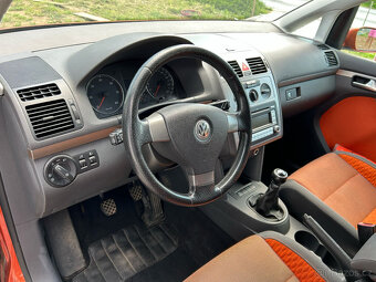 VW Touran Cross 1.9 tdi, 77 KW, rok 2008 - 13