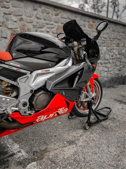 APRILIA RSV1000R FACTORY - 13