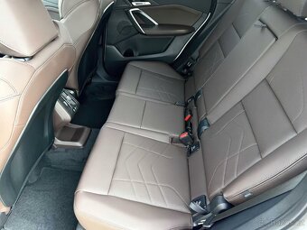 BMW X1 xDrive28i 2025 – jen 26 km, TOP výbava, AWD - 13