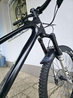 Horské kolo YT IZZO Uncaged 4 Blaze Carbon 2021 29″ - 13