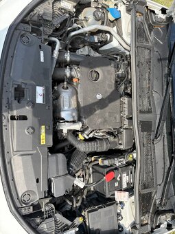 Peugeot 308 SW 1.5 BlueHDi EAT8 2023 Záruka - 13