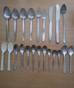 Příbory-staré-zbytky,lis na česnek,struhadlo,lopatka -retro. - 13