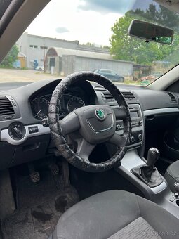 ŠKODA OCTAVIA II FACELIFT 1.6TDI, PDC, TAŽNÉ, KOMBI - 13