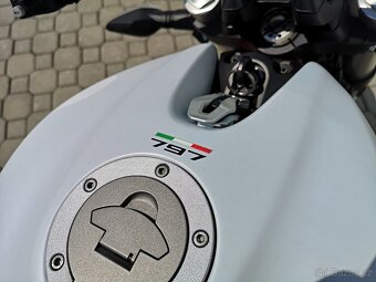 Ducati 797 r.v.2017, nové v ČR, 1.majitelka, pouze 6.500 km - 13