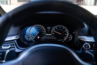 BMW M550i V8 - 13