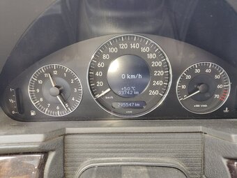 Mercedes Benz e200 LPG - 13