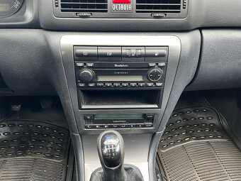 ŠKODA OCTAVIA  1,6 i  75 Kw  TOUR ,TAŽNÉ  - 13